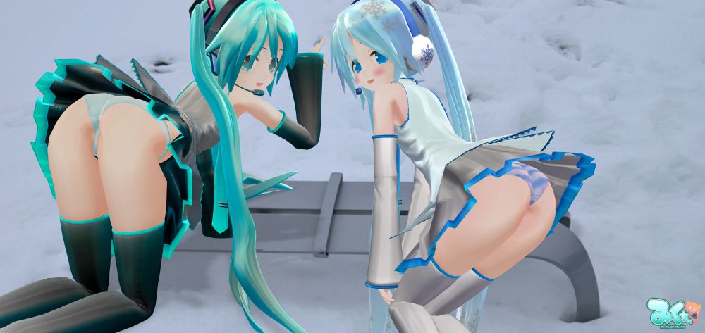 雪の中の低いベンチに寄りかかってパンツを見せるあぴミクちゃんとあぴ雪ミクちゃん