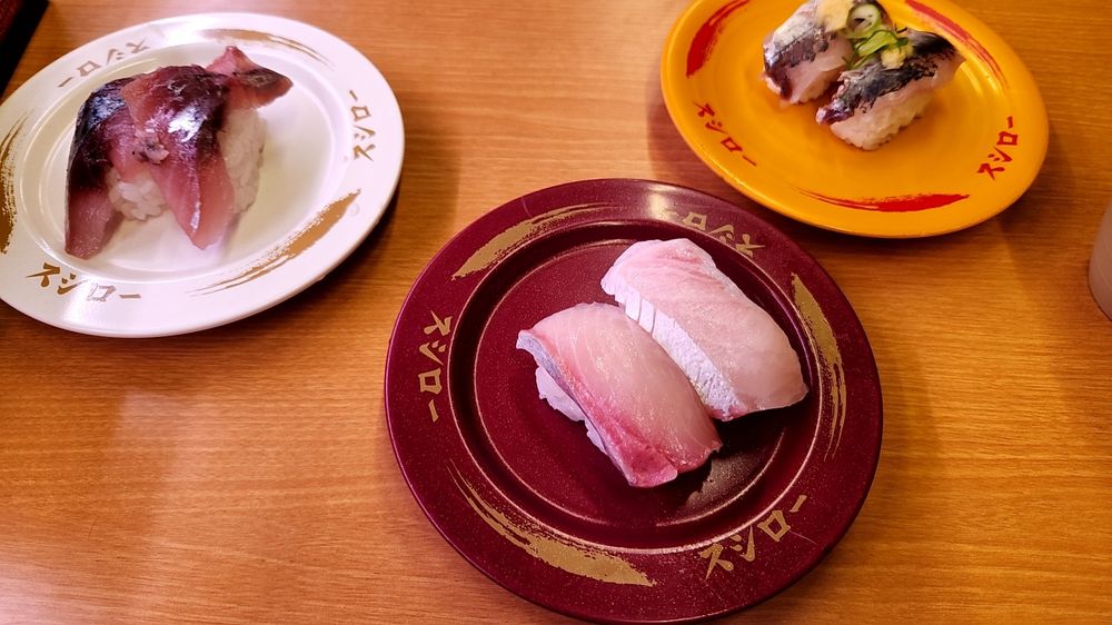 さば
かんぱち
あじ
サーモンイクラ軍艦
炙りチーズエビサーモン
えび天握り
しじみらーめん
えんがわ
つぶ貝
たこ
塩イカ
牛カルビ
まぐろ
赤エビ