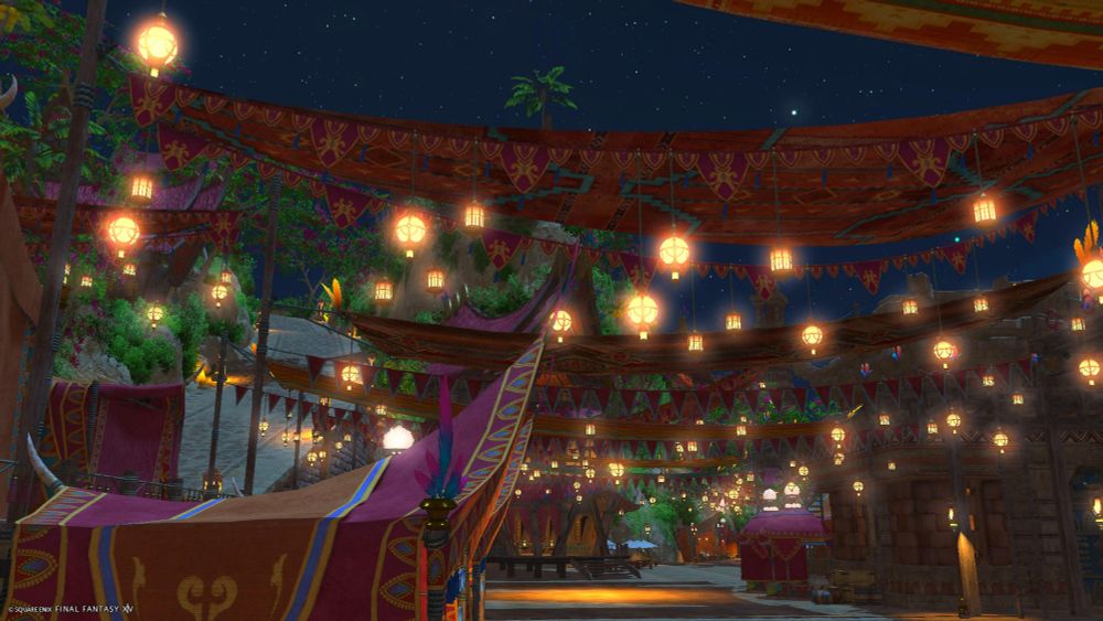 夜のトライヨラのマーケット付近好き。