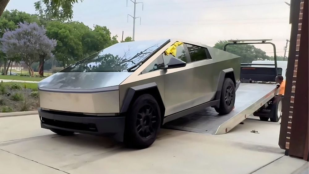 A Tesla Cybertruck Owner Says Kids at his Son’s Baseball Practice Laughed at his Cybertruck After it was Towed – Adds, “28 kids Went From Thinking the Cybertruck Was Cool to Pointing & Laughing”