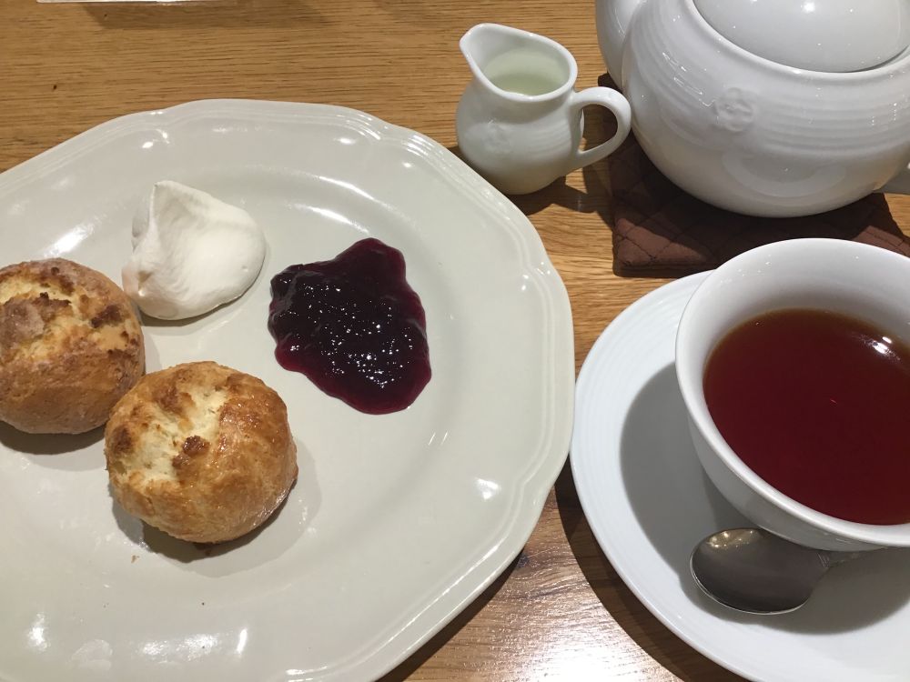スコーンとアッサム