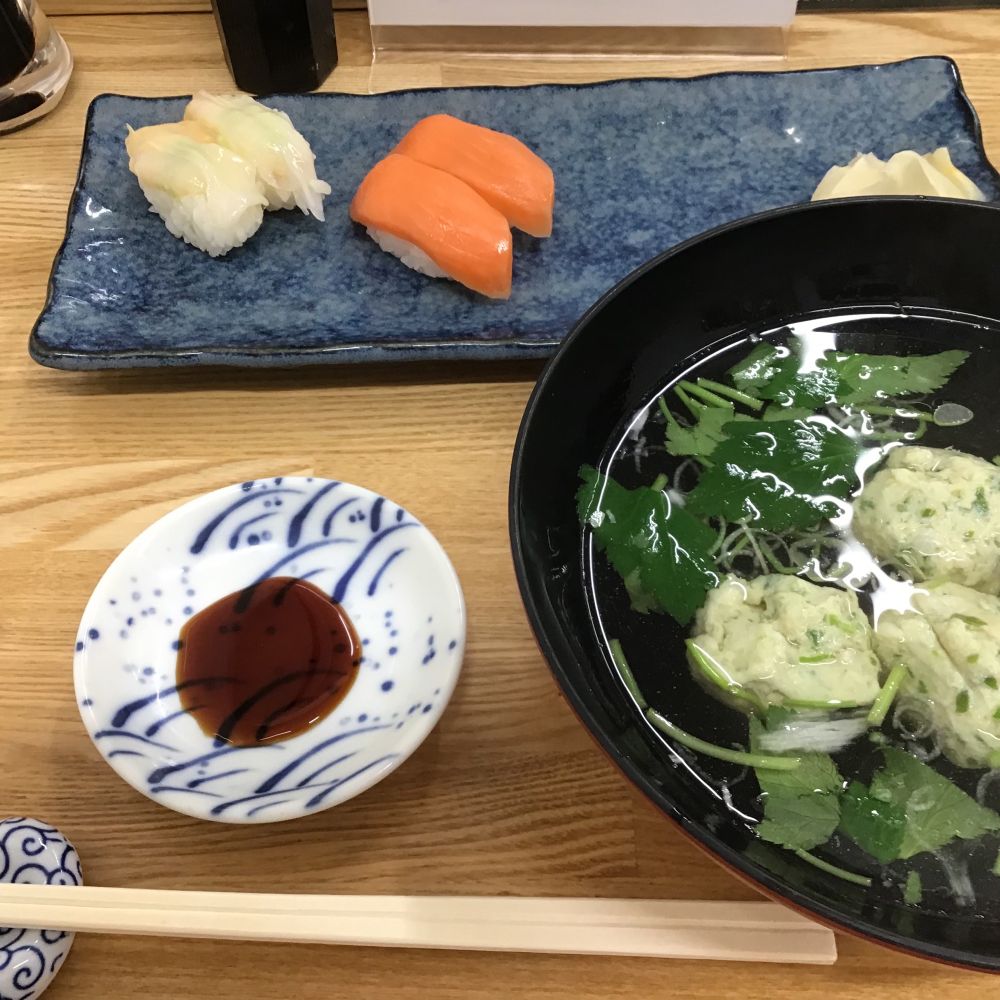 お寿司とおつゆ