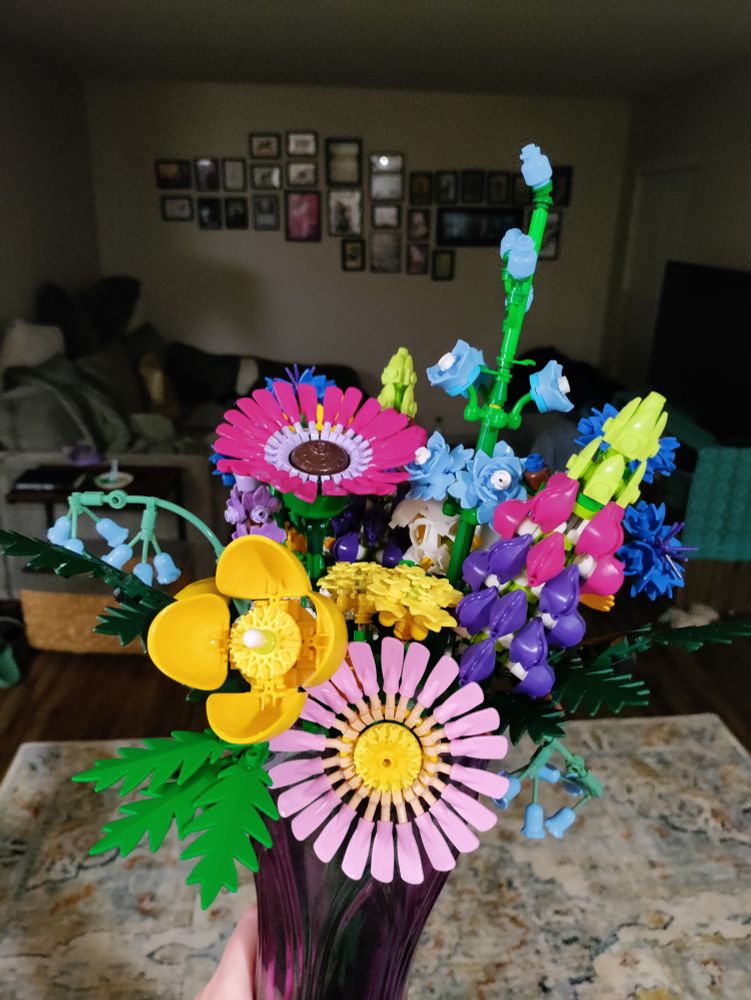Lego wildflowers from a few different sets!