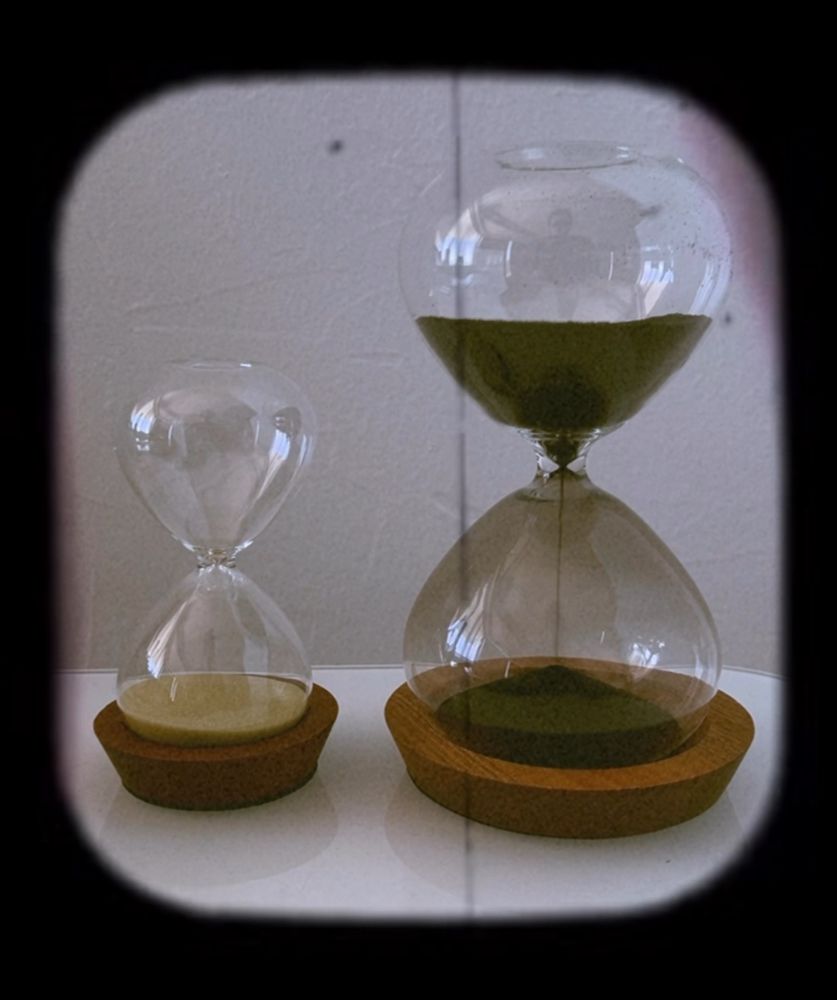 Two hourglasses for the Pomodoro Technique