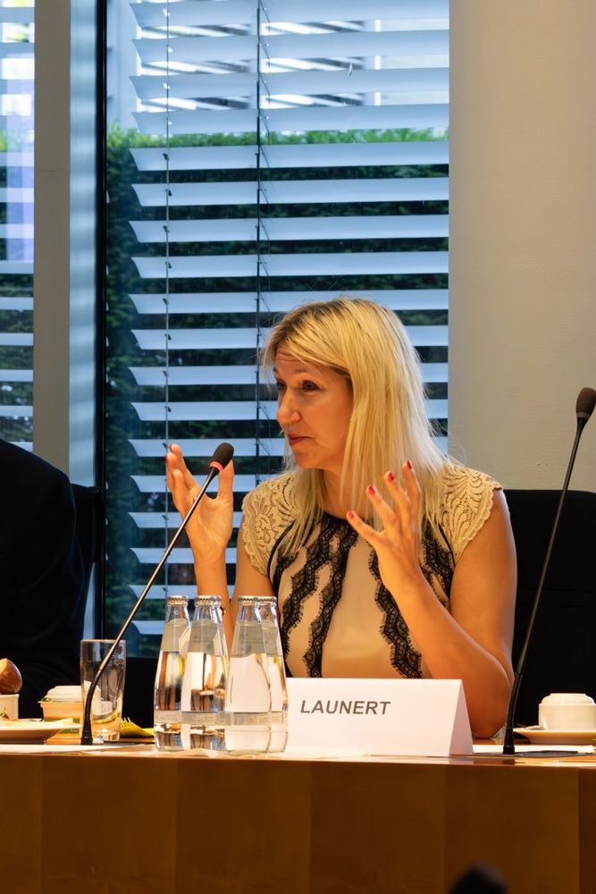 Dr. Silke LAunert