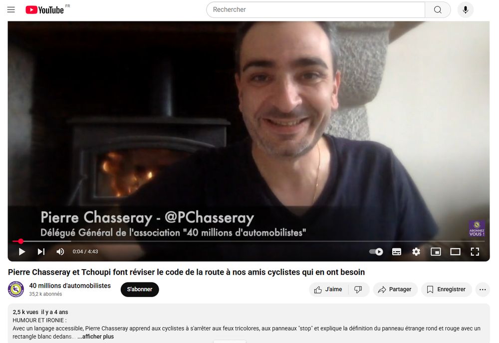 Capture d'écran de la vidéo YouTube de 40 Millions d'automobiliste intitulée "Pierre Chasseray et Tchoupi font réviser le code de la route à nos amis cyclistes qui en ont besoin"