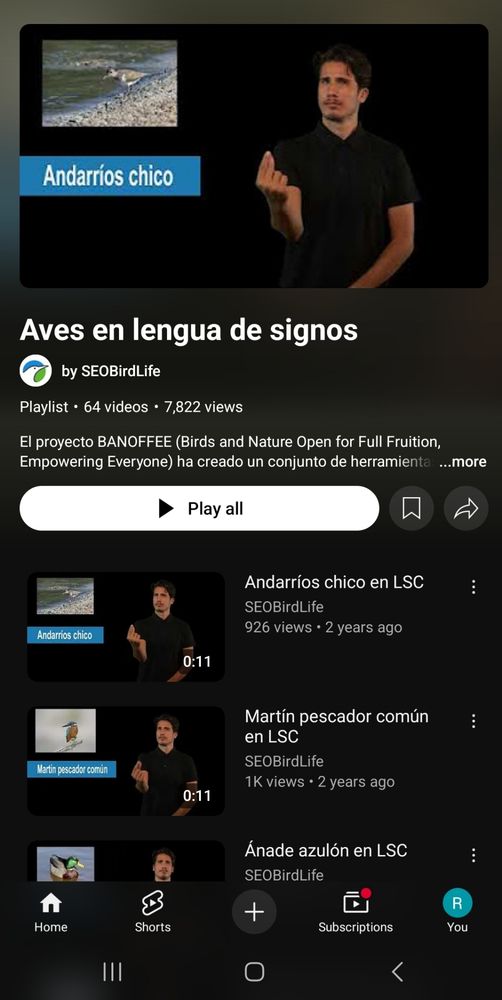 A screenshot of a YouTube Playlist titled "Aves en lengua de signos. There is a list of short videos showing how to sign different bird species names in LSC