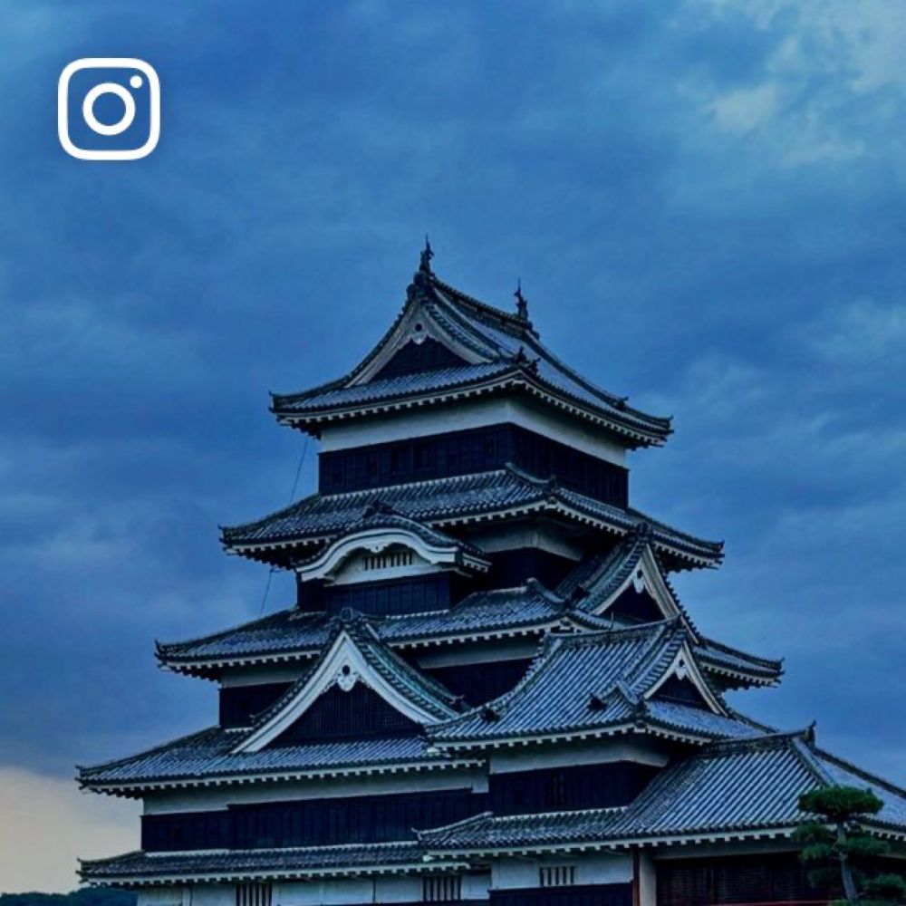 🄽🄰🄾 Budget Traveler （大体ぼっち旅男子🎒） on Instagram: "松本城🏯天守が国宝指定された一つ。空と城のコントラストが綺麗やってんな〜💕

📍Matsumoto Castle, Matsumoto, Nagano, Japan 🇯🇵 

#matsumoto #matsumotocastle #nagano #japan #japon #trip #voyage #...