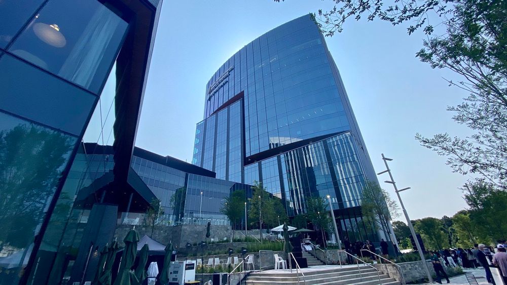 Picture of the Pearl showing the Wake Forest University School of Medicine in Charlotte. 