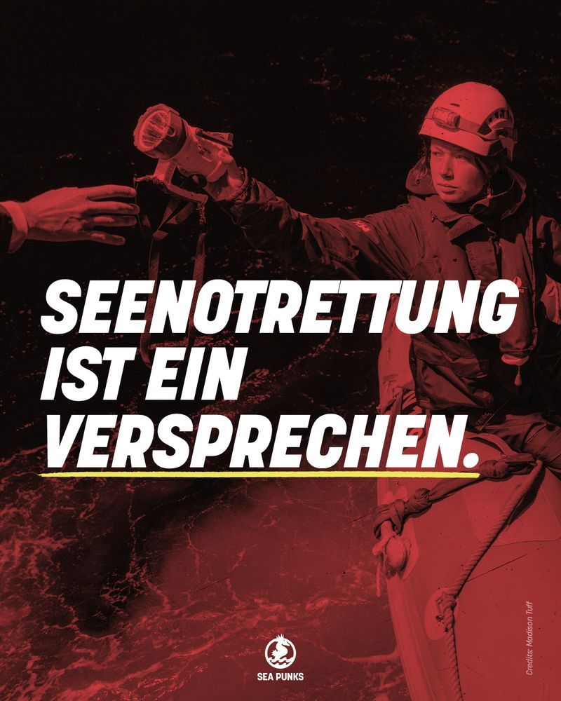 Person on RHIB, text says: Seenotrettung ist ein Versprechen