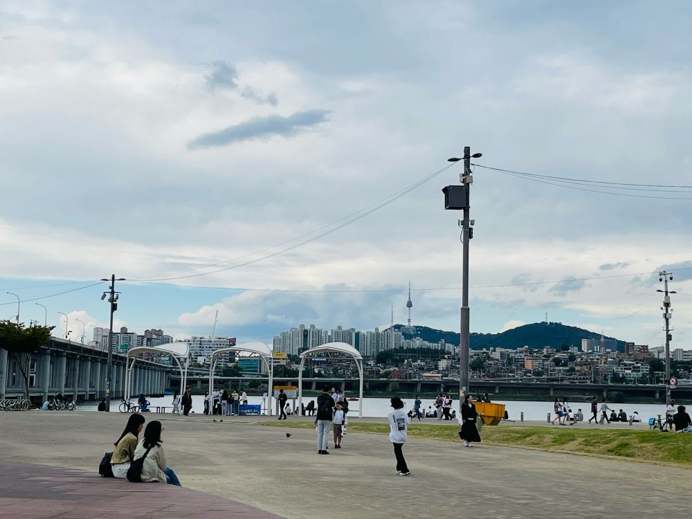반포한강공원에서 보이는 남산타워