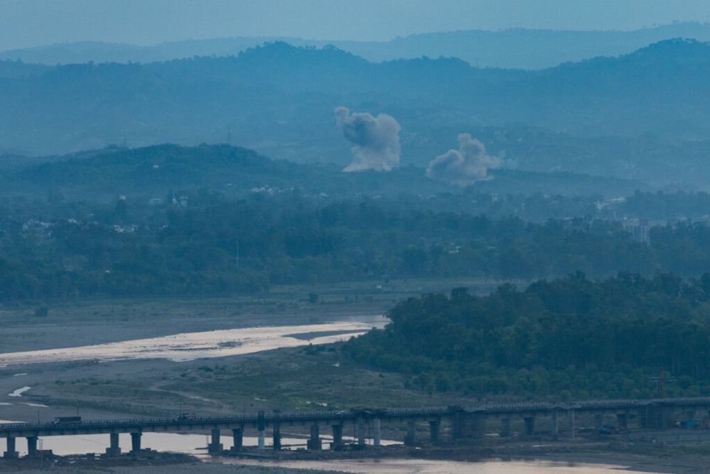 India-Pakistan Conflict Escalates Sharply With Attacks on Military Bases