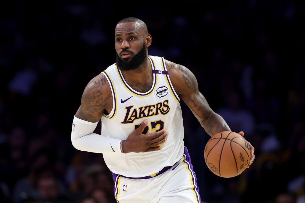 LeBron James hasn’t had buyout, trade discussions with Lakers, expects to be with team: Sources