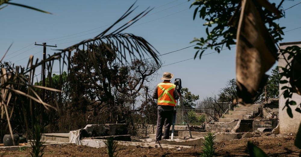 ICE Raids Scare Off L.A. Workers Rebuilding Fire-Torn Areas