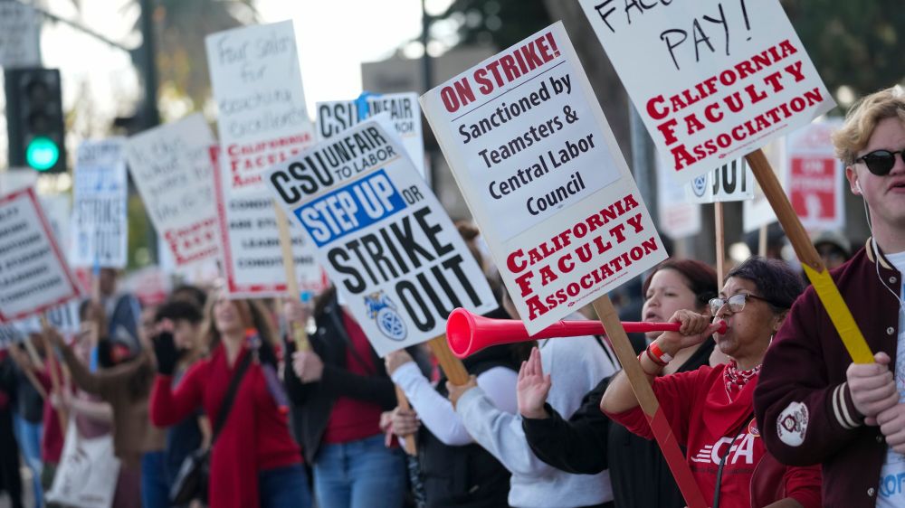 Cal State Faculty Begin Largest U.S. Strike of University Professors