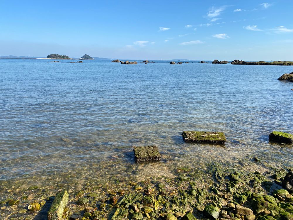 カフェから散歩して浜辺へ