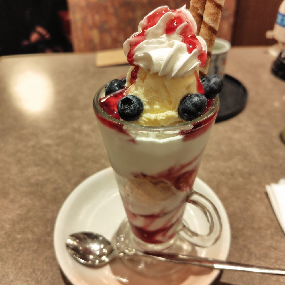 ブルーベリーパフェ