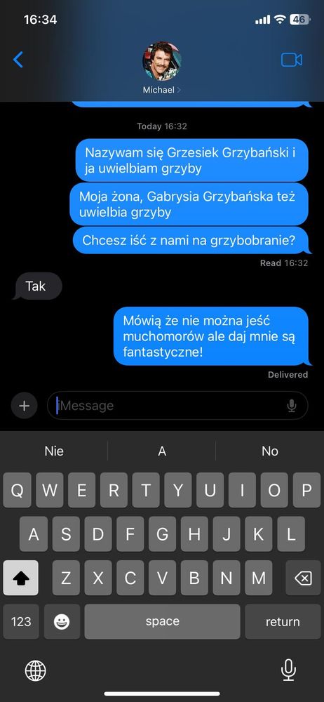 Ci sono americani o persone che vivono nel Regno Unito che si scrivono cose stupide in polacco?