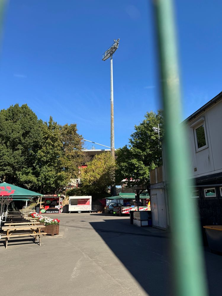 Lichtmast im Stadion