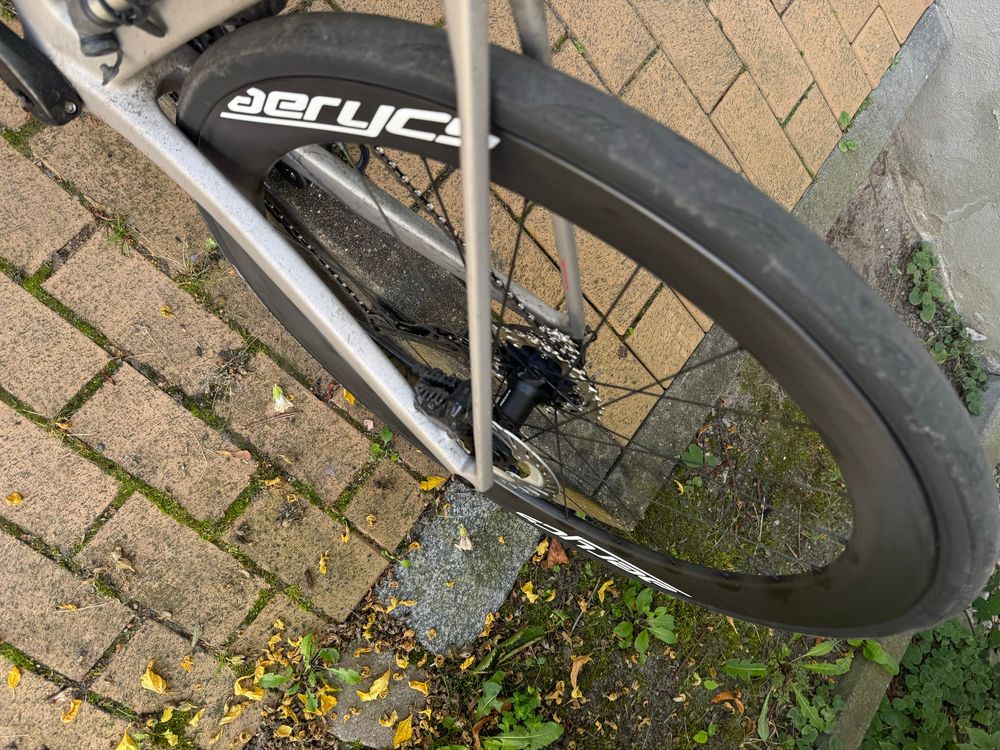 Hinterrad vom Rennrad. Carbonfelge. 