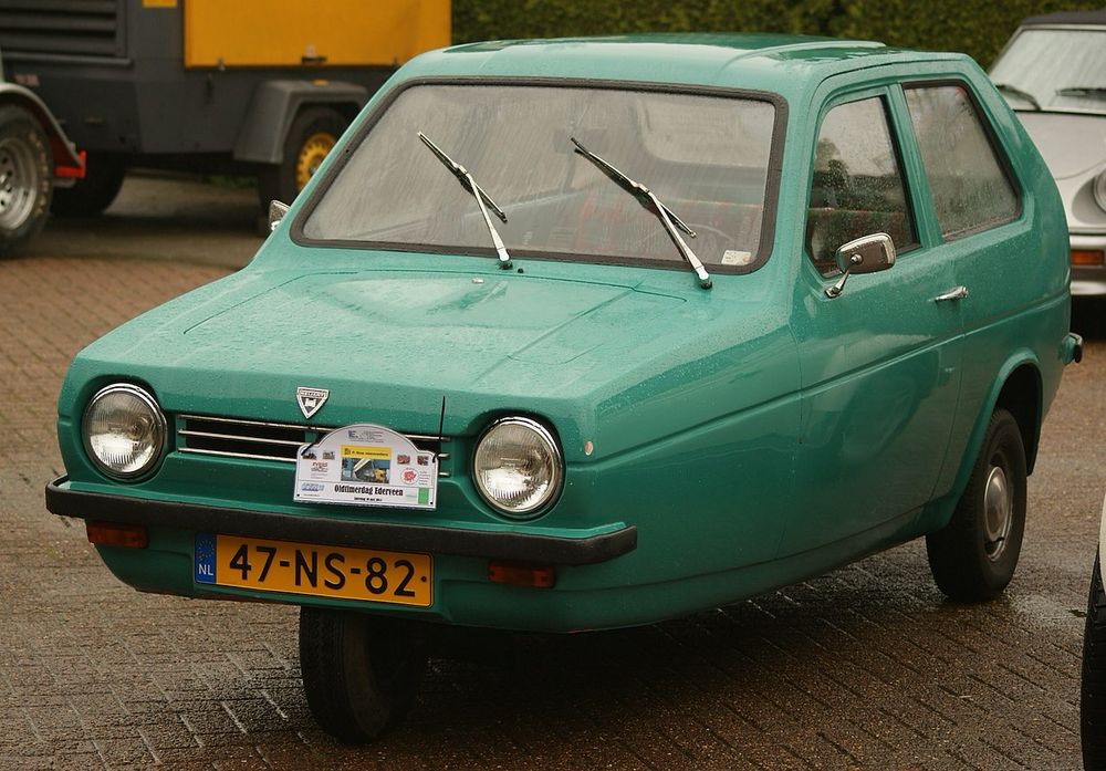 Green Reliant Robin 