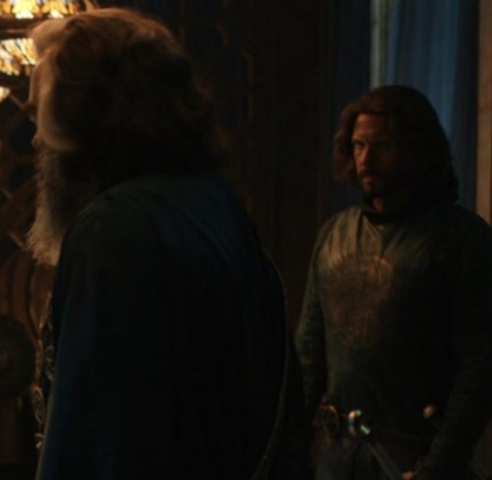 Elendil looking angrily at Pharazôn 