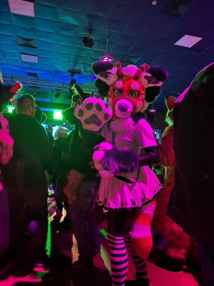 silly wah/deer doing a dance