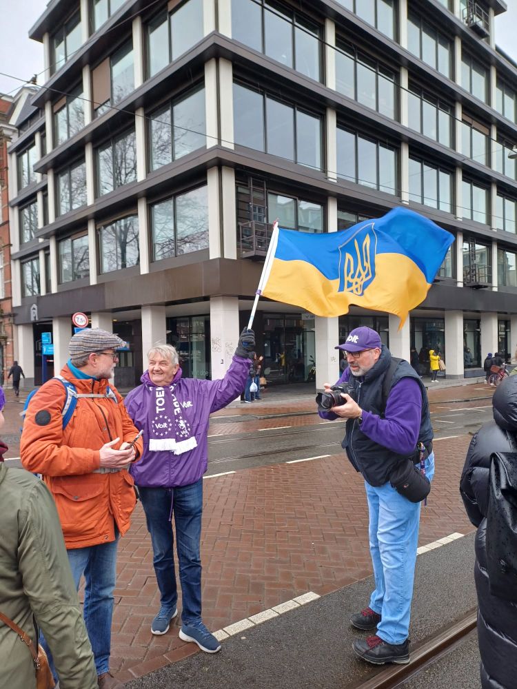 Volt members in Amsterdam, at the March for Ukraine, held by Amnesty International, Foundation UA in NL, PAX for Peace, and various otther organizations.