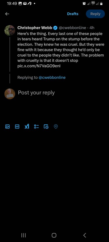 Skjermdump fra Twitter, der brukeren cwebbonline sier at Trumpvelgere valgte Trump til tross for at de visste at han var ond, men de trodde han bare var ond mot minoriteter.