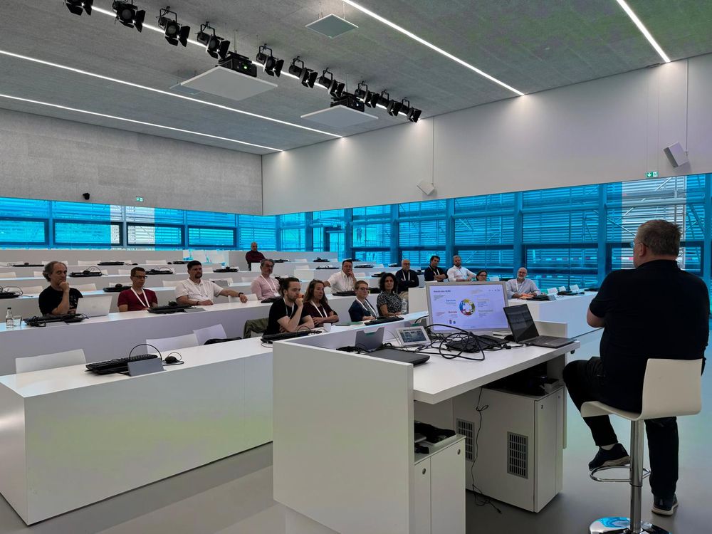 Foto der Gruppe im Rühle-Saal des HLRS