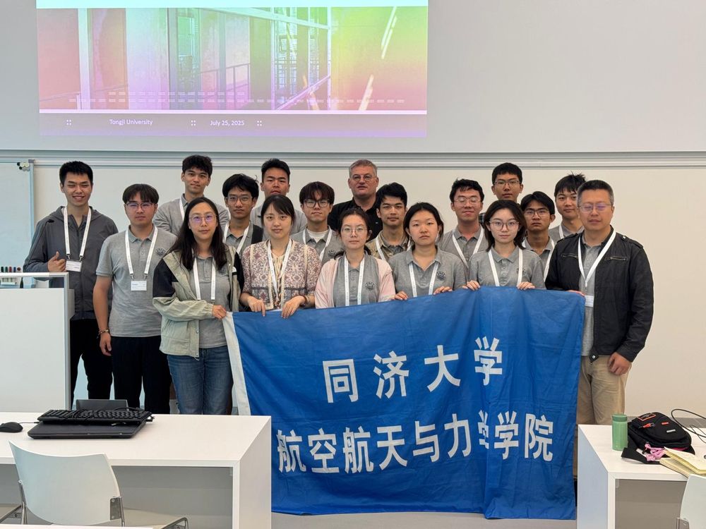 Group photo of the visitors in HLRS's Rühle-Saal