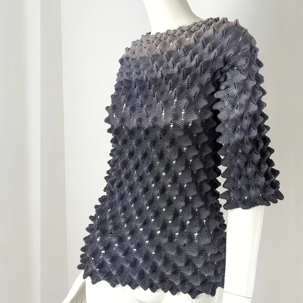 3D textured Romanesco sweater knitted in shades of grey cotton