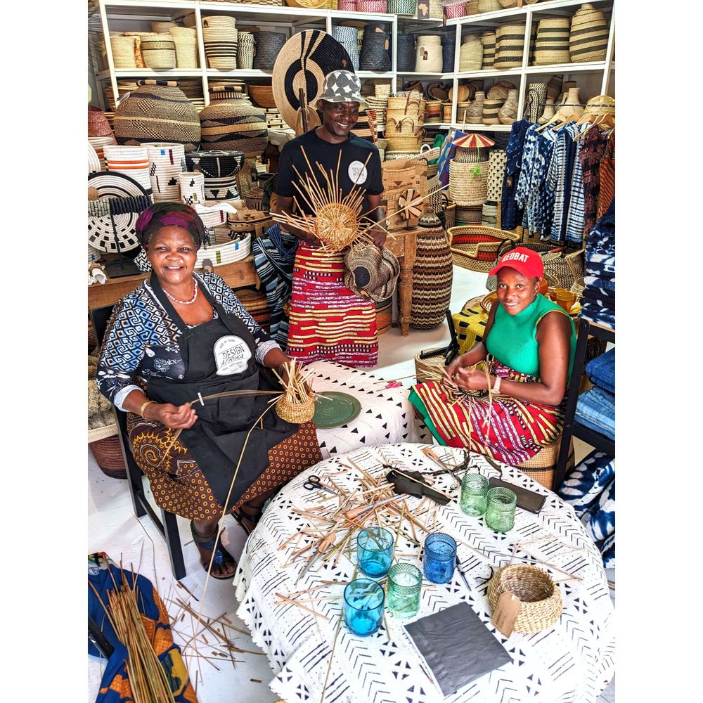 Victoria, Cashier and Lindewe at our Thursday weaving workshop.