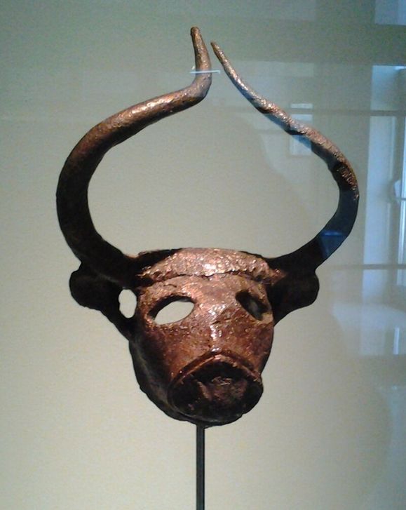A bull's head made of copper found in Bahrain from the Dilmun period (c. 2000 BCE), a few hundred years before the infamous complaint letter to Ea-Nasir. Source: Ciacho5, https://commons.wikimedia.org/wiki/File:Coper_head_of_bull_Dilmun1.jpg