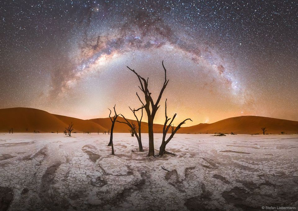 Picture of the Milky Way over Deadvlei in Namibia