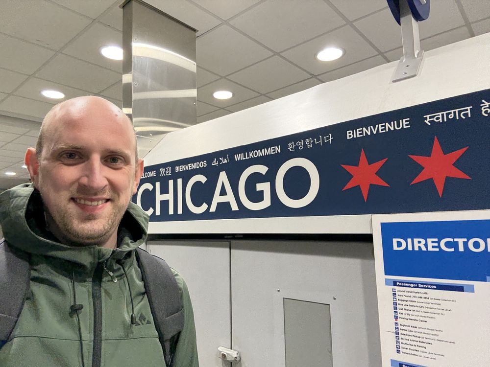Me standing i Chicago O’Hare Airport