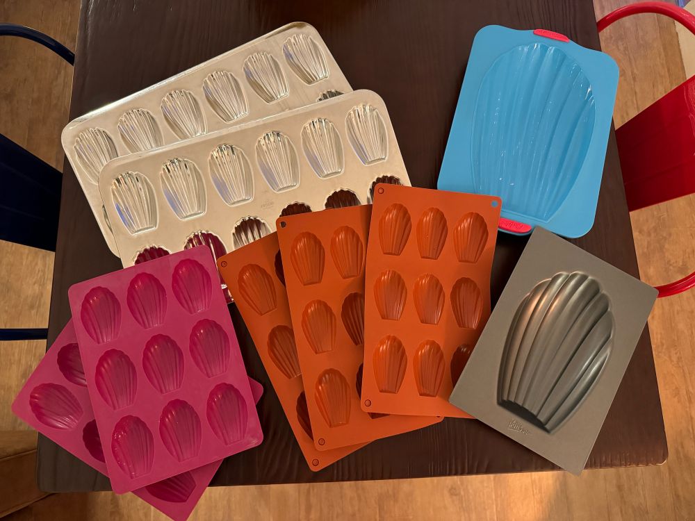 9 moules à madeleines