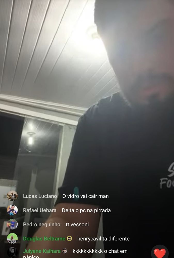 Cara tomando baile do PC pqp