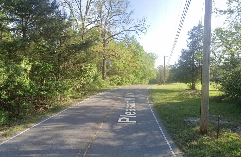 Google StreetView of the fatal crash location on Pleasant Hill Rd
