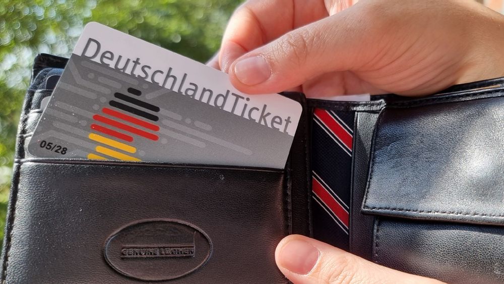 Verbraucherschützer kritisieren Hürden beim Deutschlandticket