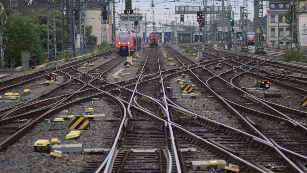 Investitionen ins Verkehrsnetz - Wissing: Bahn soll wieder zuverlässiger werden