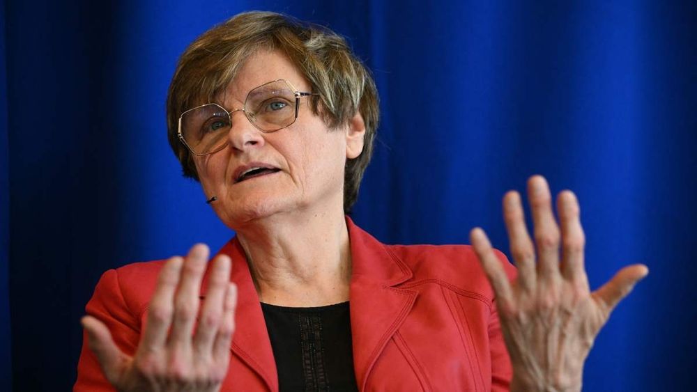 Katalin Karikó says the health secretary’s decision to pull research funding for the technology is akin to ‘dropping a bomb on the US’