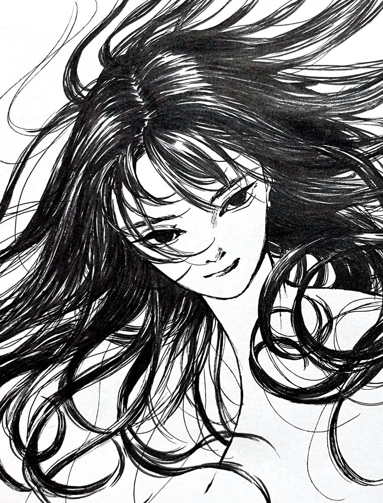 長い黒髪が風で四方に靡いた女性の絵
こちらを見ている