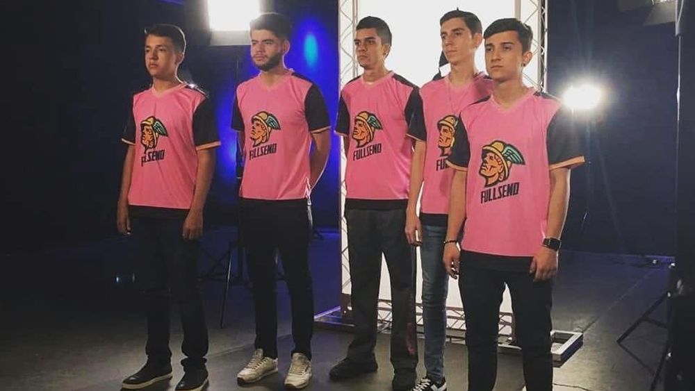 Campeão no CS presta homenagem a Daveeys; atleta faleceu em 2023