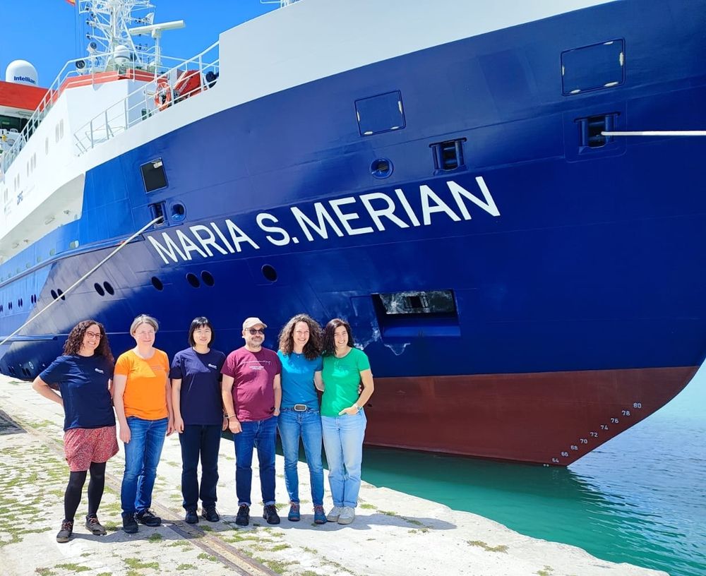 Sedimentology team in front of the research vessel Maria S Merian. 