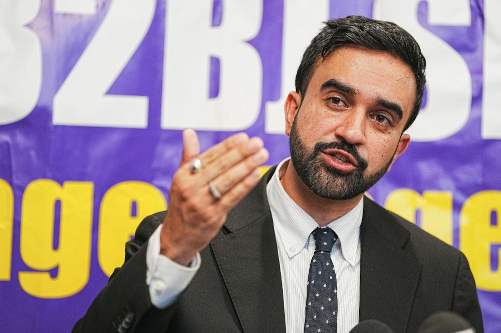 Analysis compares Mamdani's DSA connections to Project 2025 controversy