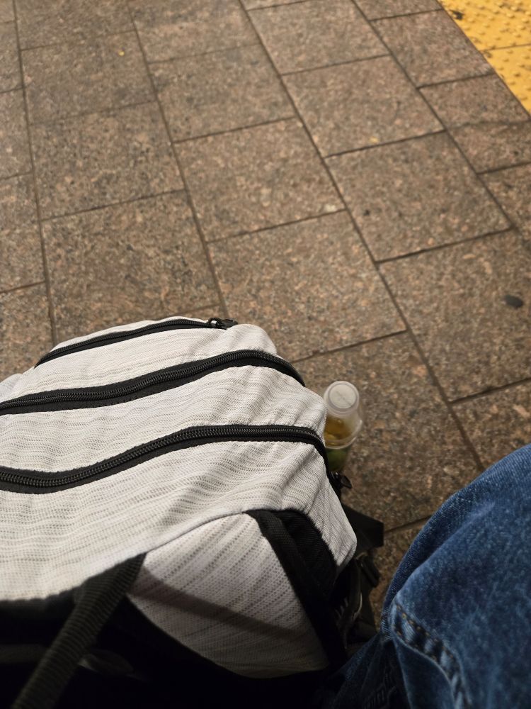 That is NOT a bottle of PISS it is (bad) green tea from 7/11 that's also 7/11 branded. Dont come at me I bought it at 3am yes Arizona is better but they only had the cans of the stuff and I ain't about to have that on this grimey ass floor am i?