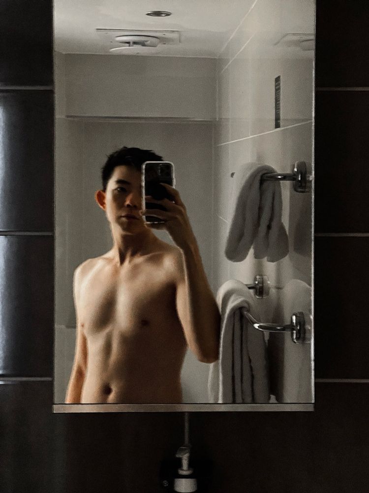 mirror selfie