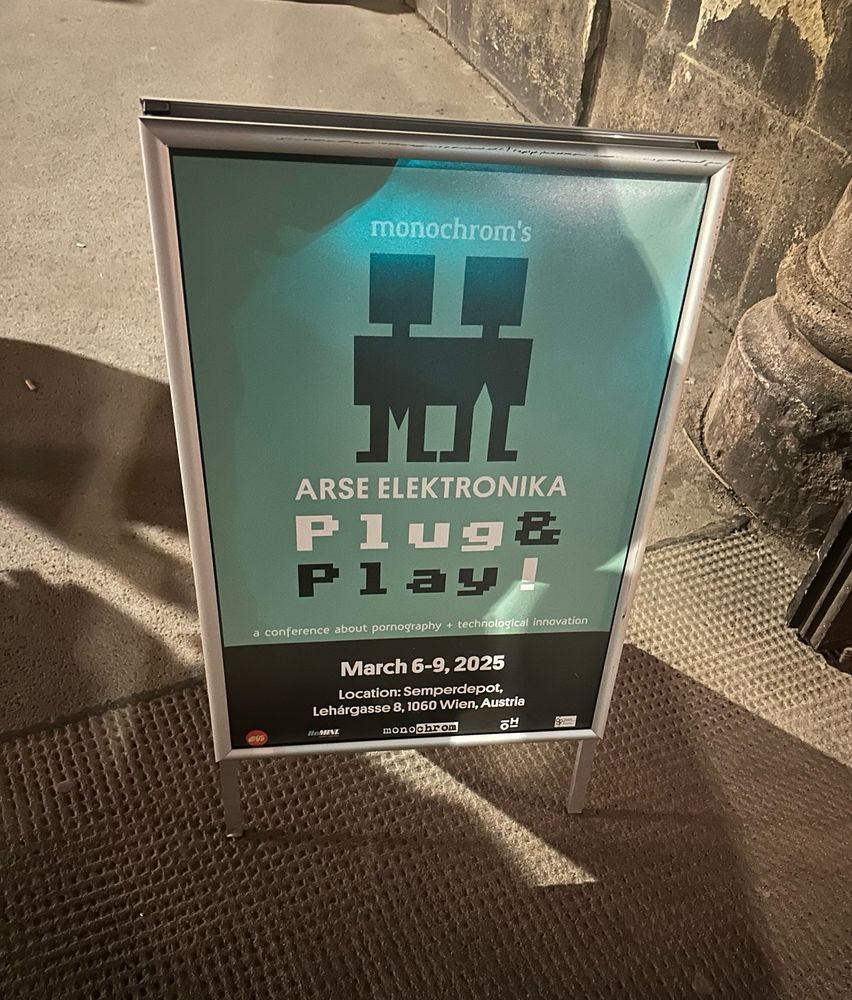 Sandwich board for Arse Elektronika