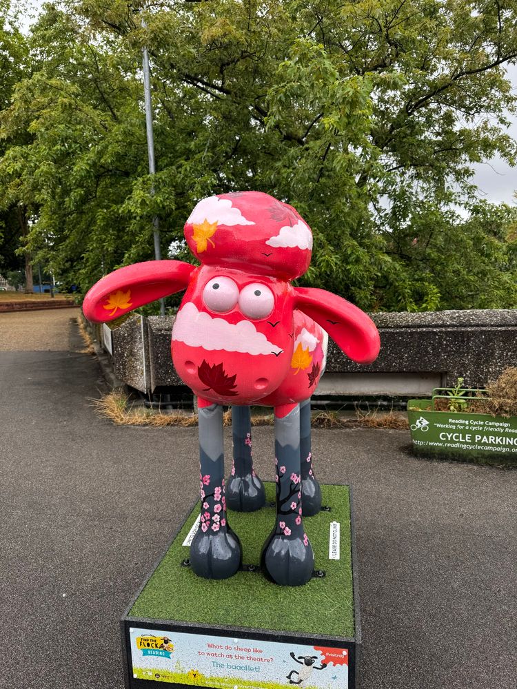 Shaun the sheep statue 
